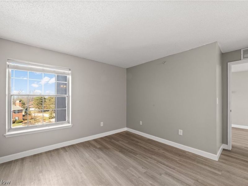 220 Fox Hollow Drive, Mayfield Heights, OH 44124 Photo 11