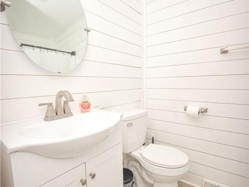 861-863 S Court Street , Medina, OH 44256 Photo 16