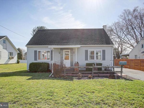 712 STANLEY AVENUE, CHAMBERSBURG, PA 17201