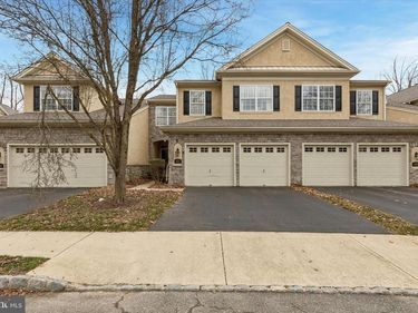 822 CREEKVIEW DRIVE, PENLLYN, PA 19422