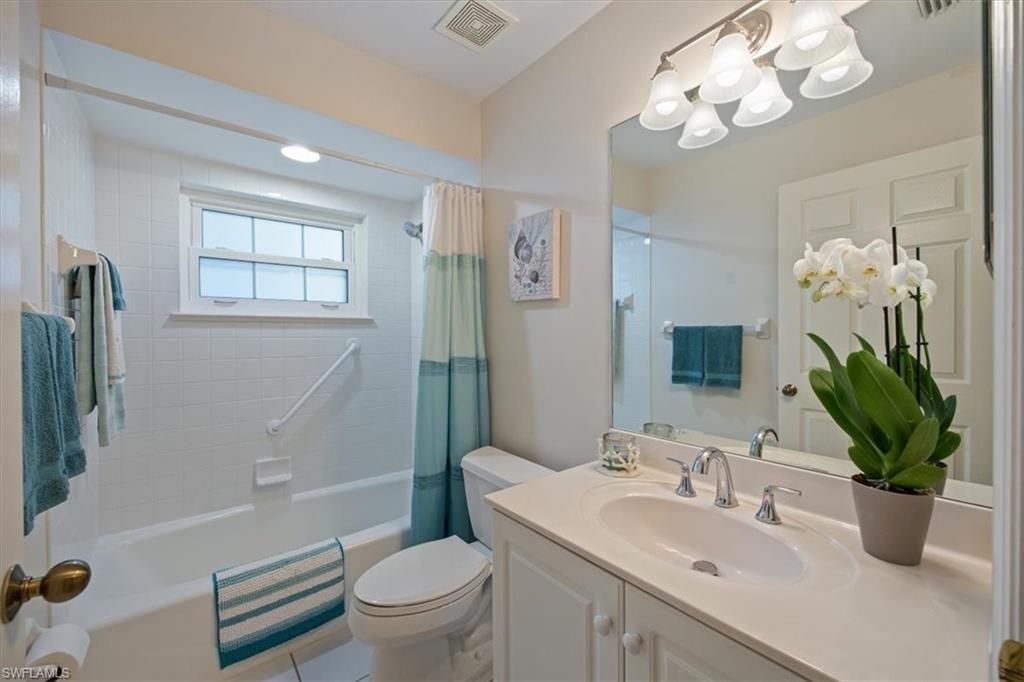203 Via Perignon, Unit 2-4, Naples, FL 34119 Photo