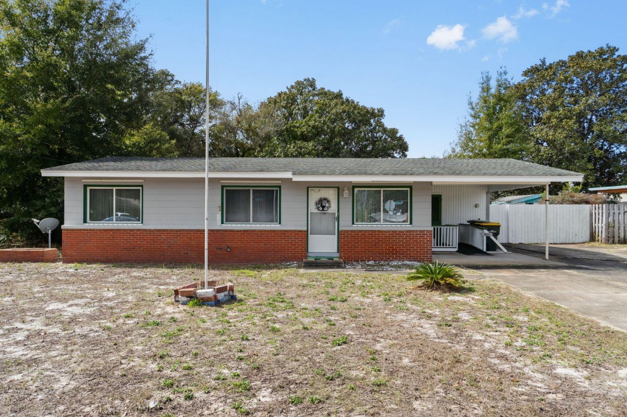 106 SW Cedar Avenue, Fort Walton Beach, FL 32548 Main Photo