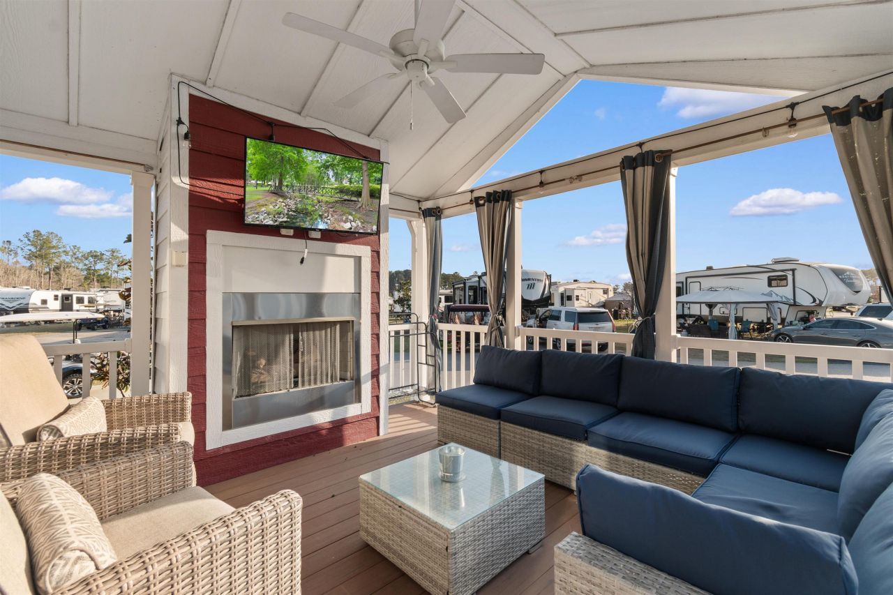 5800 Highway 90  Photo 26