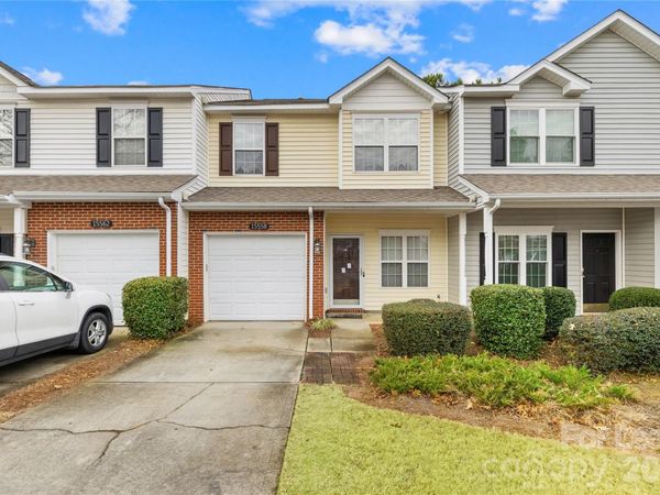 15558 Stronvar House Lane, Charlotte, NC 28277