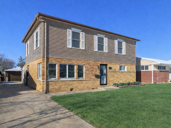 8300 N Harlem Avenue , Niles, IL 60714