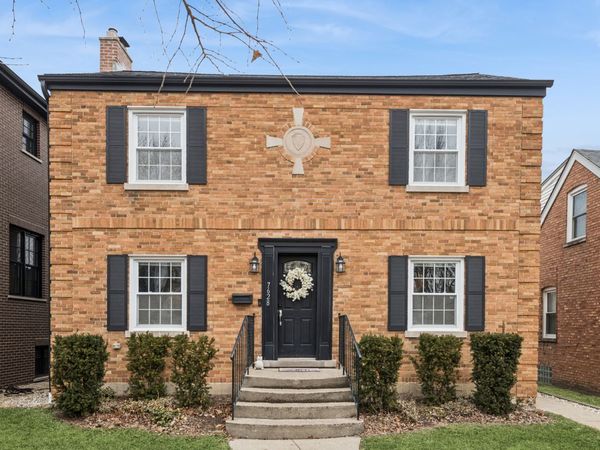 7628 W Balmoral Avenue, Chicago, IL 60656