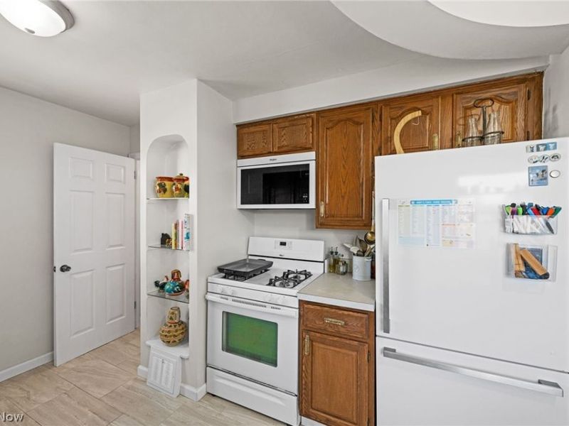 280 E 328th Street, Willowick, OH 44095 Photo 10