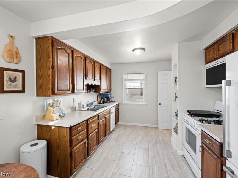 280 E 328th Street, Willowick, OH 44095 Photo 12