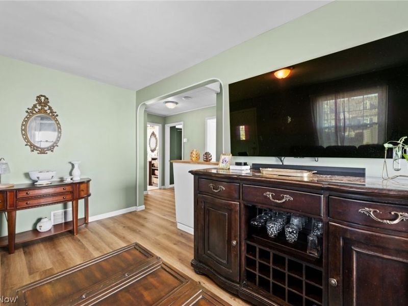 280 E 328th Street, Willowick, OH 44095 Photo 5