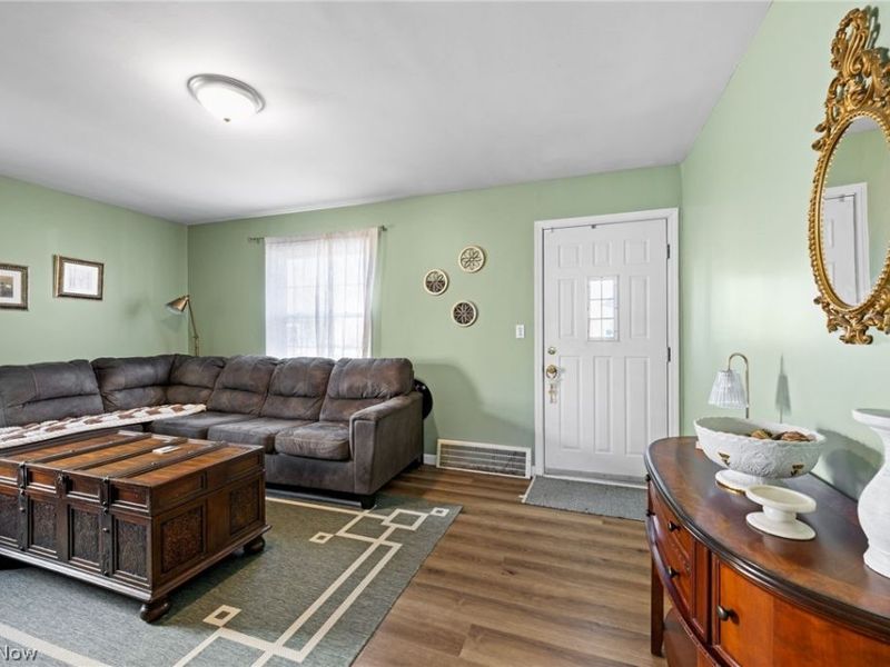 280 E 328th Street, Willowick, OH 44095 Photo 6