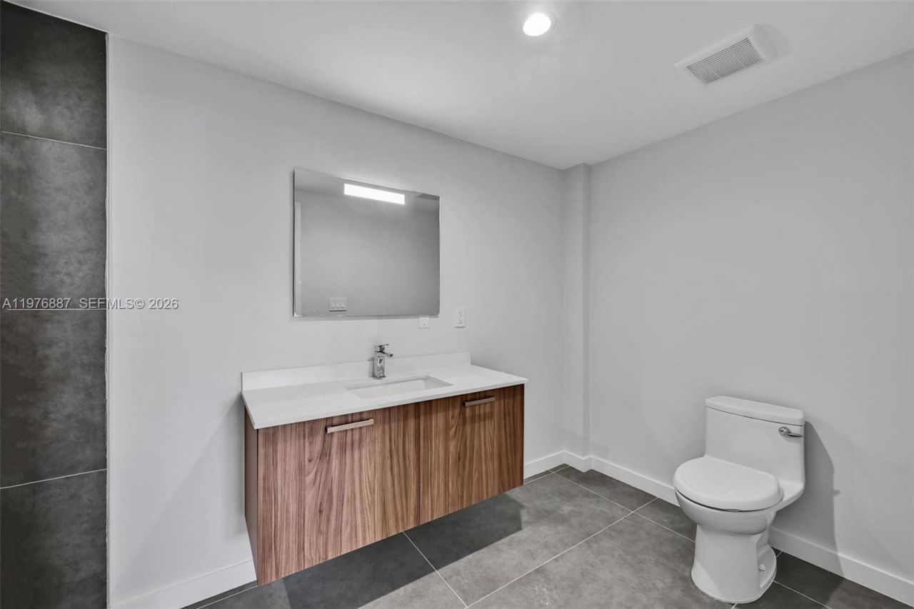 840 NE 130th Street , Unit 211, North Miami, FL 33161 Photo