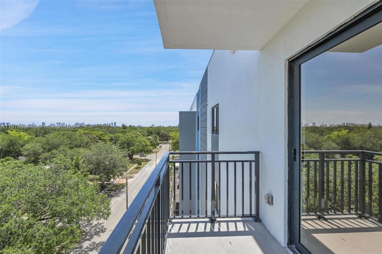 840 NE 130th Street , Unit 211, North Miami, FL 33161 Photo