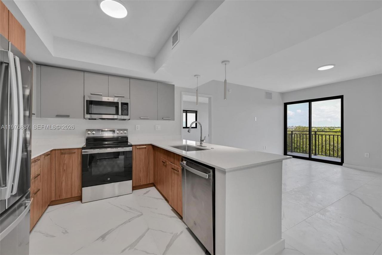 840 NE 130th Street , Unit 211, North Miami, FL 33161 Photo