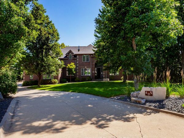 605 Oakwood Place, Polk City, IA 50226