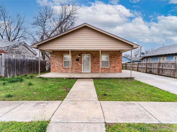 915 E Oak Street , Cushing, OK 74023