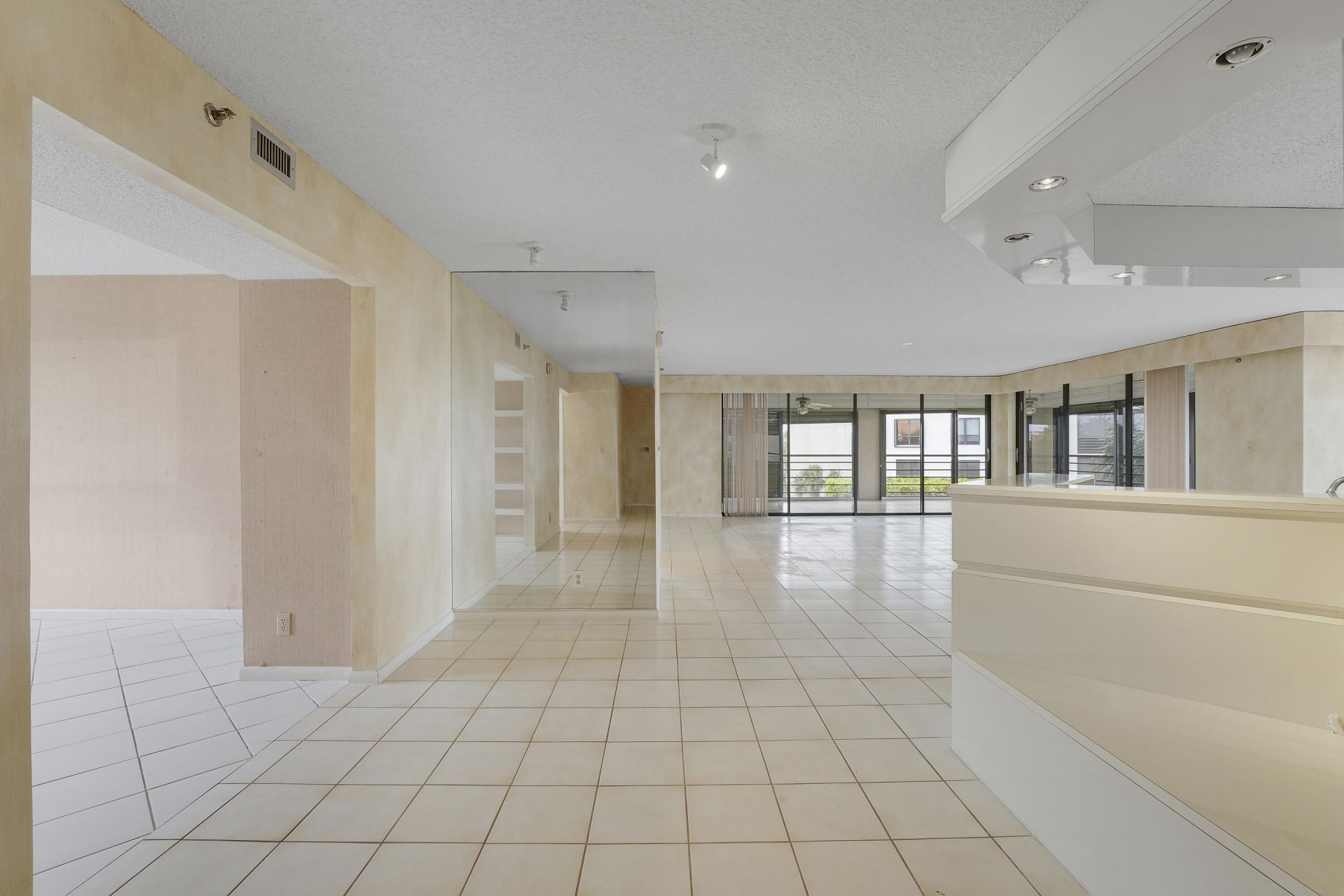 7233 Promenade Drive, Unit 401 A, Boca Raton, FL 33433 Photo