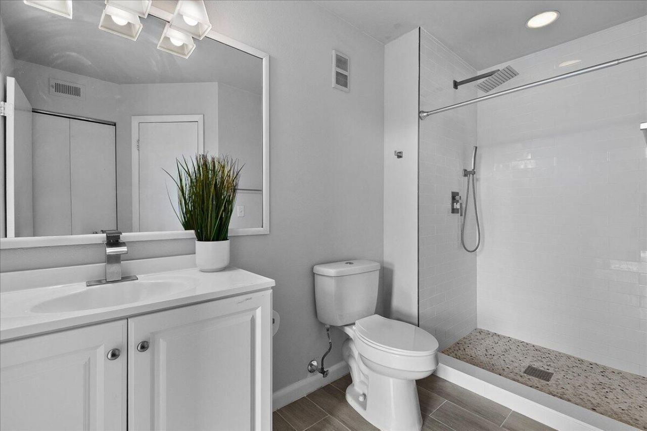 4751 Via Palm Lake, Unit 407, West Palm Beach, FL 33417 Photo