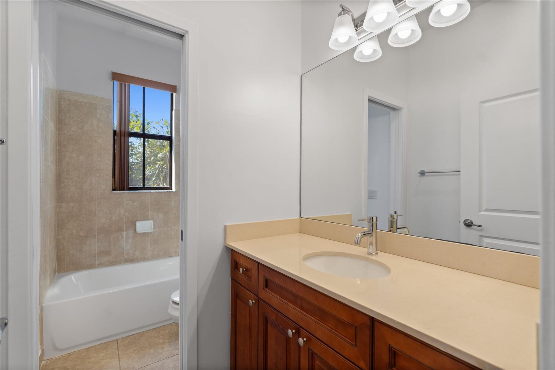 5701 NW 47th Avenue, Tamarac, FL 33319 Photo