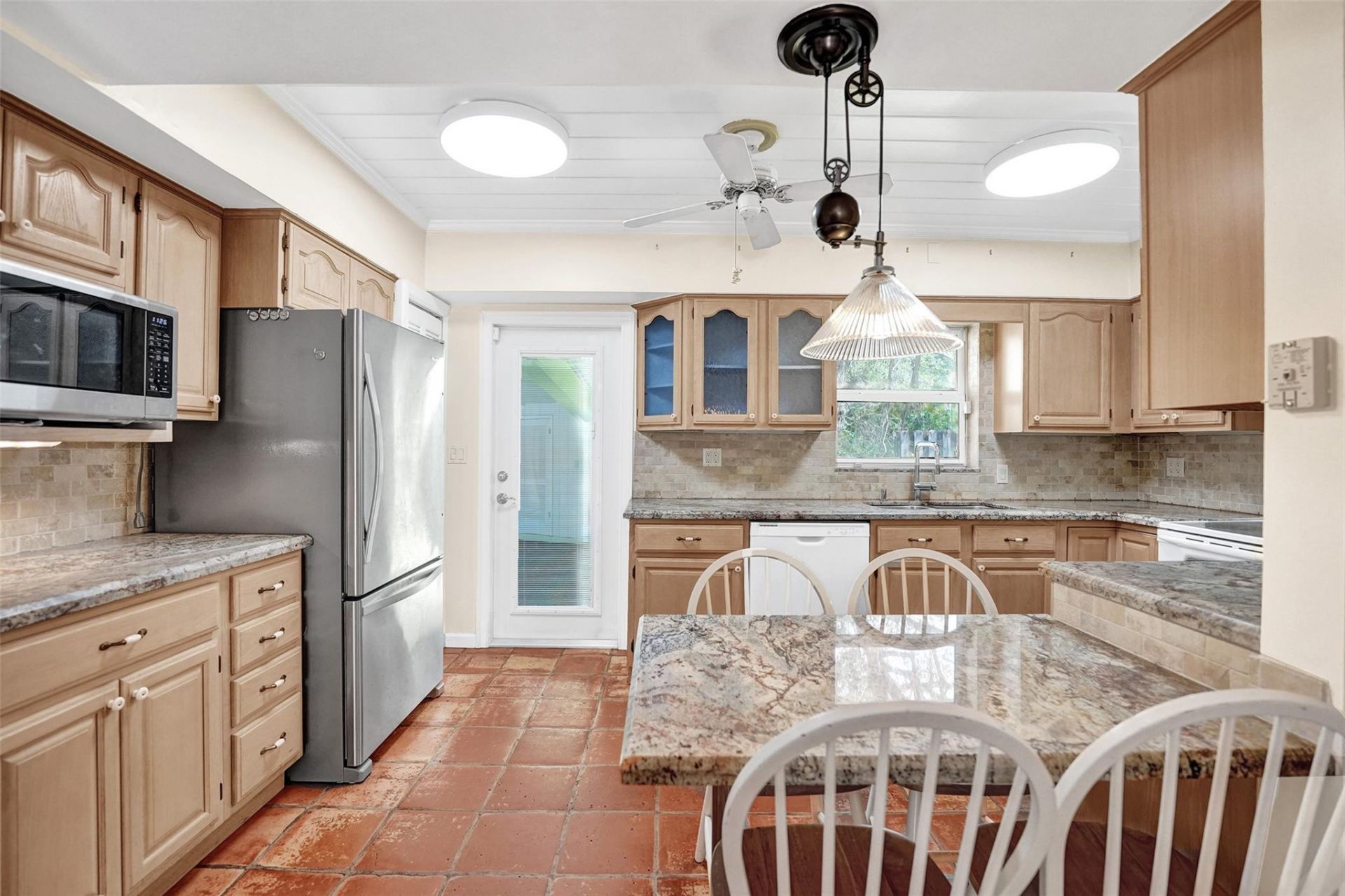 720 E Country Club Circle, Plantation, FL 33317 Photo