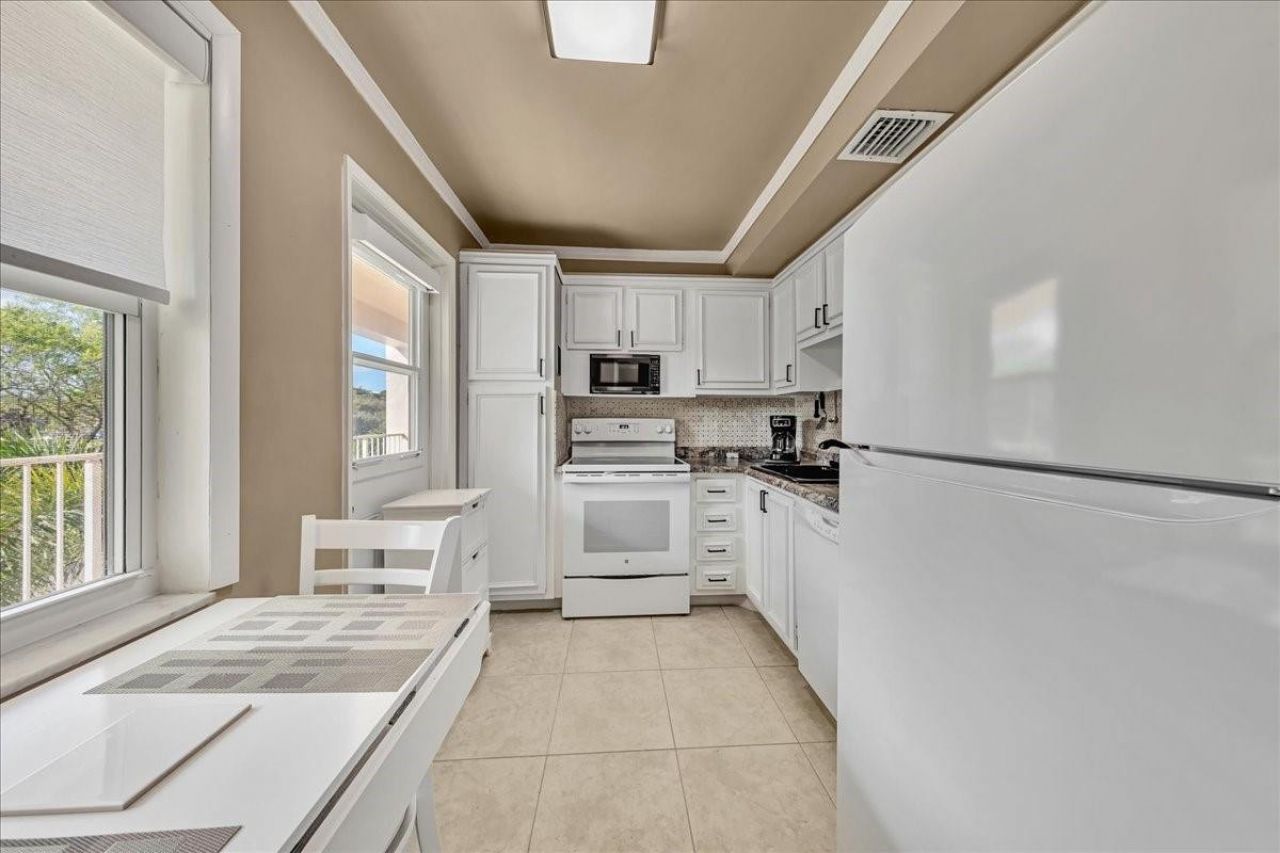 2651 S Course Drive, Unit Apt 302, Pompano Beach, FL 33069 Photo