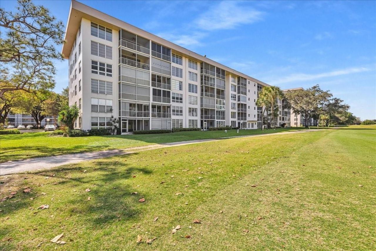 2651 S Course Drive, Unit Apt 302, Pompano Beach, FL 33069 Photo