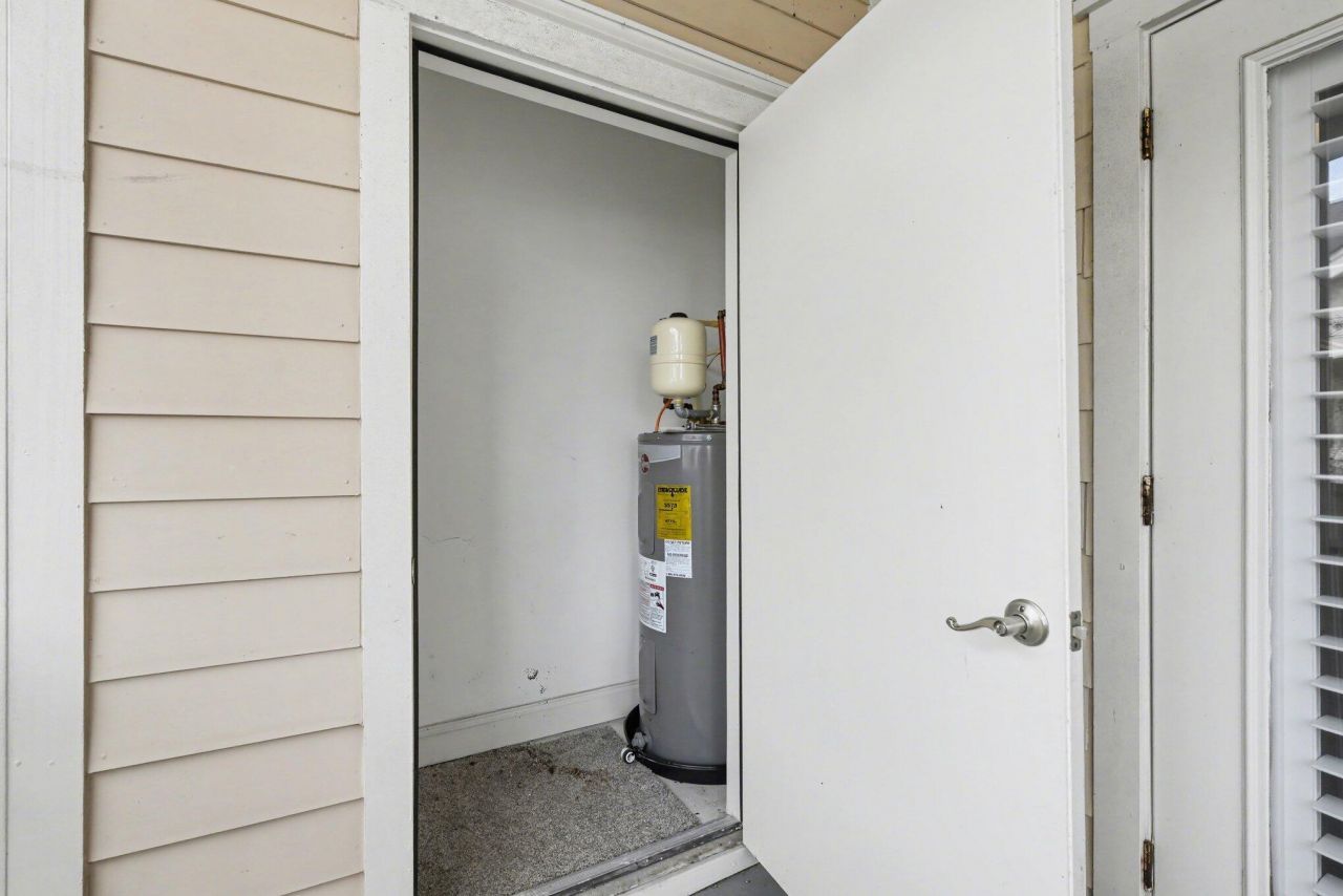 2244 Ashley Crossing Drive Photo 14