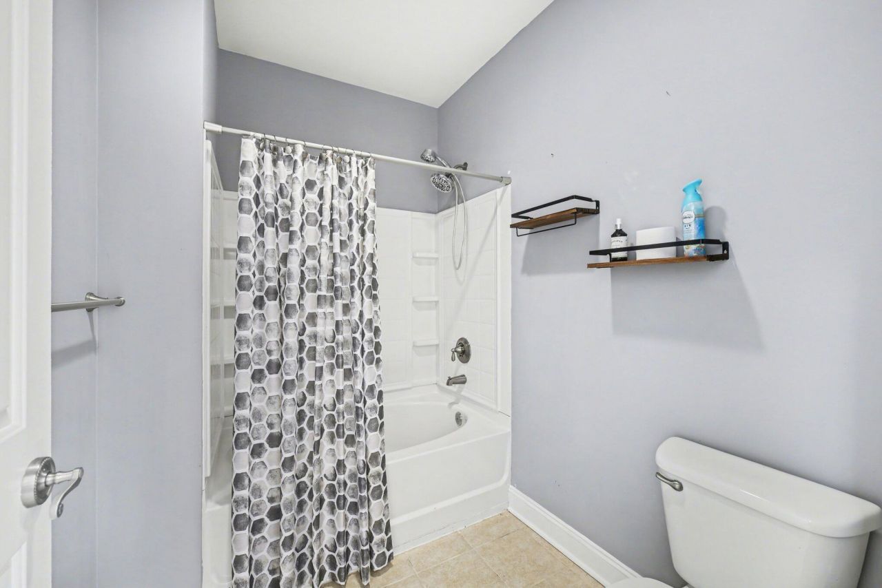 2244 Ashley Crossing Drive Photo 21