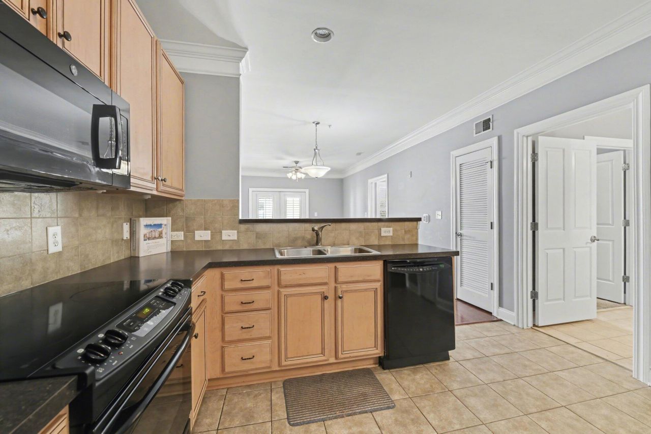 2244 Ashley Crossing Drive Photo 9