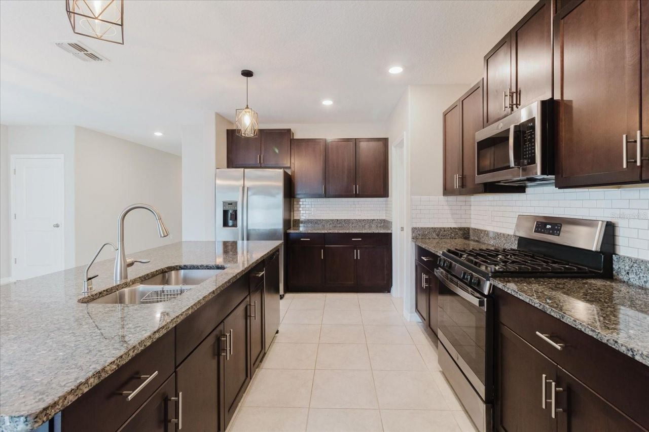 9411 Lemon Drop Loop, Sun City Center, FL 33573 Photo