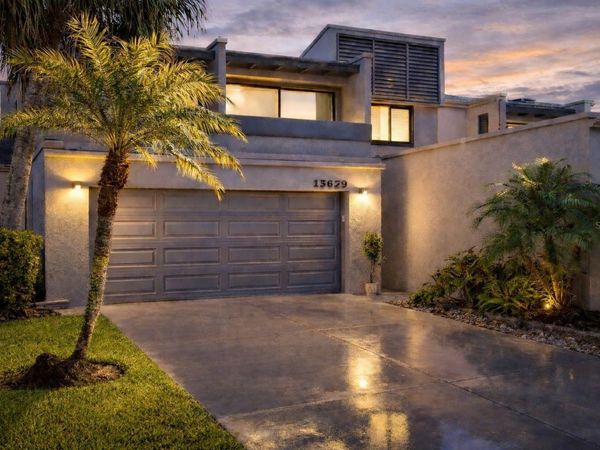 13629 TWIN LAKES LANE, TAMPA, FL 33618