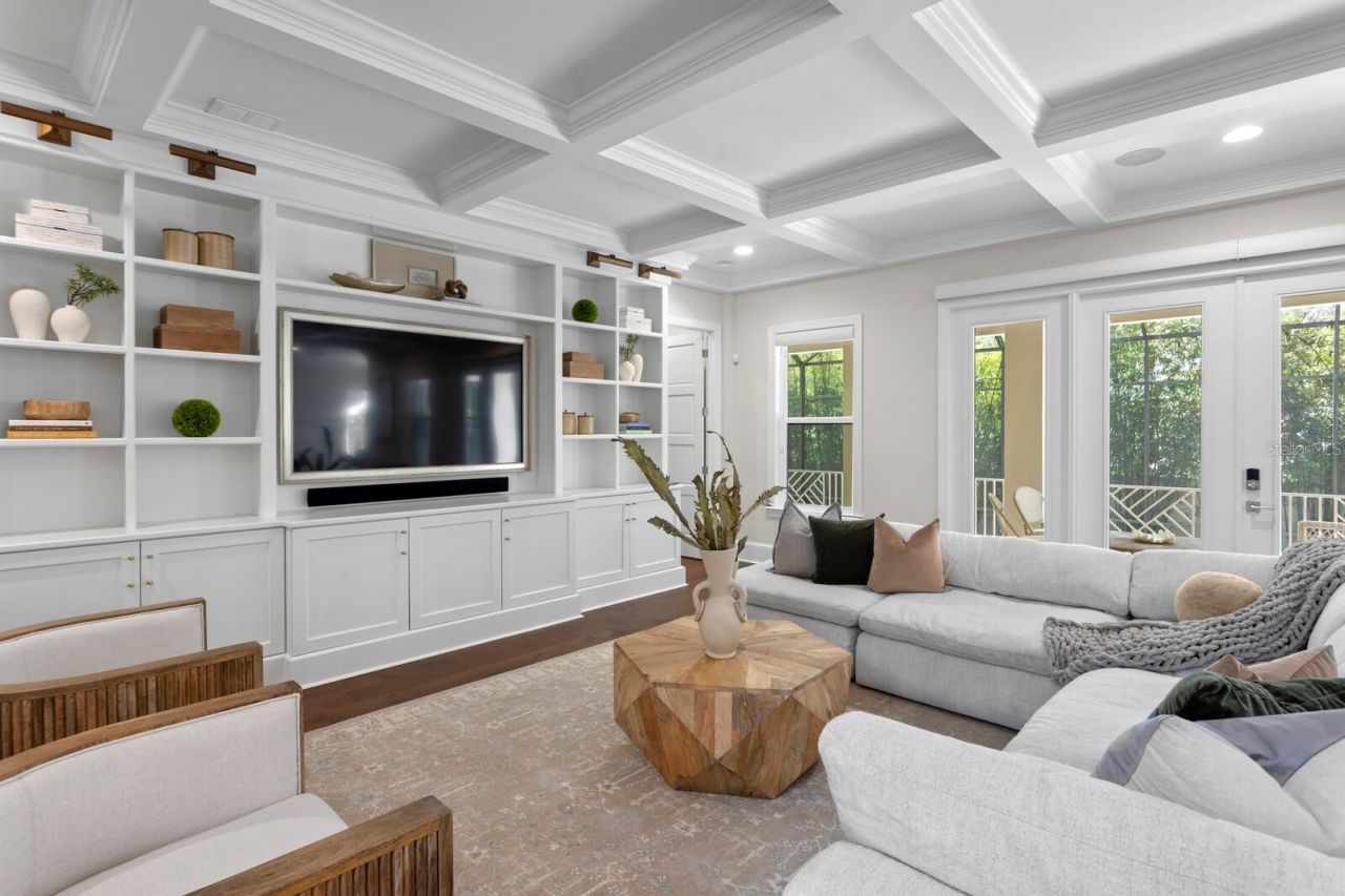 534 Ladrone Avenue, Tampa, FL 33606 Photo