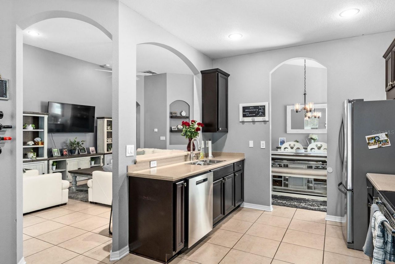 10207 Avelar Ridge Drive, Riverview, FL 33578 Photo