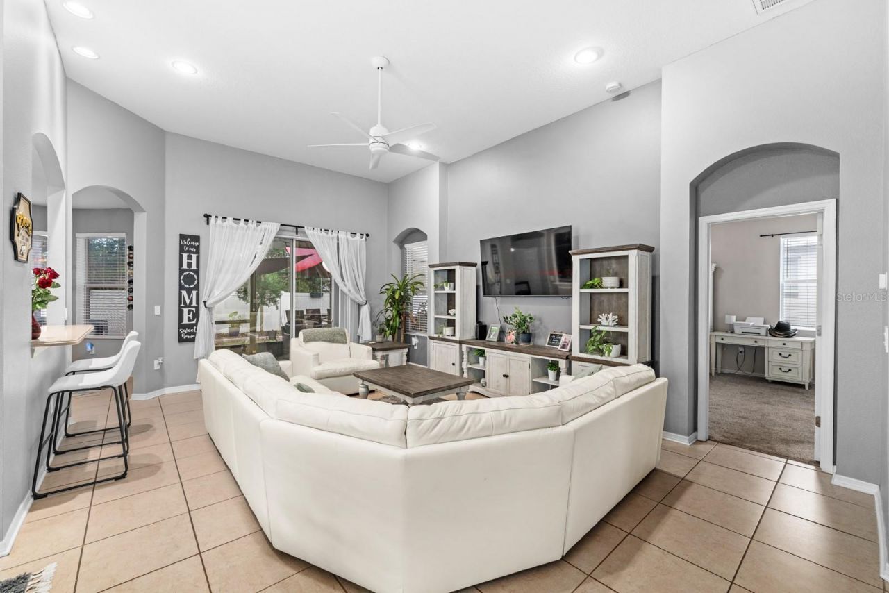 10207 Avelar Ridge Drive, Riverview, FL 33578 Photo