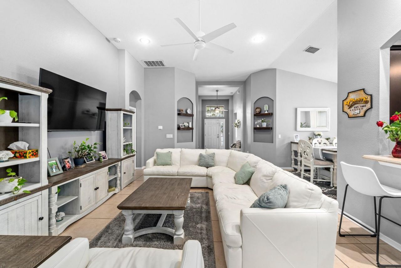 10207 Avelar Ridge Drive, Riverview, FL 33578 Photo