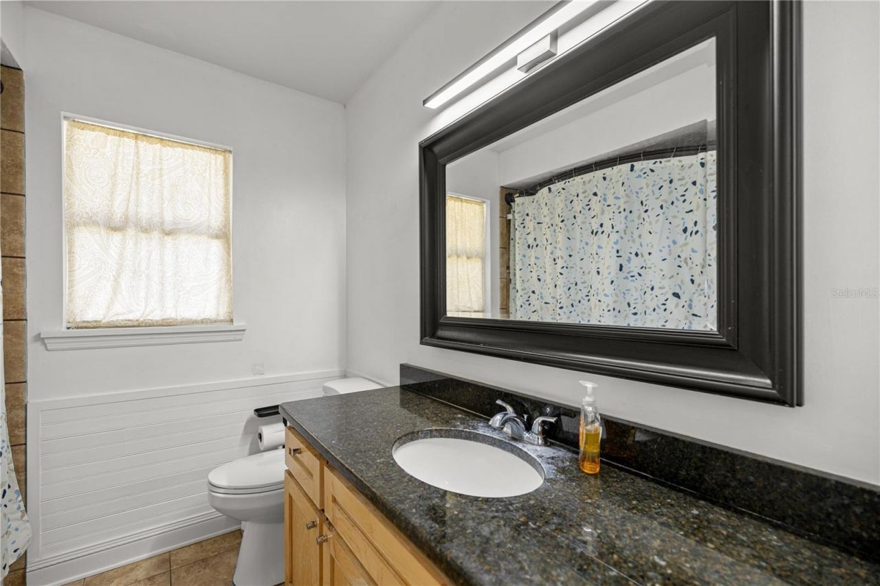 5947 Avenue C , Mc Intosh, FL 32664 Photo