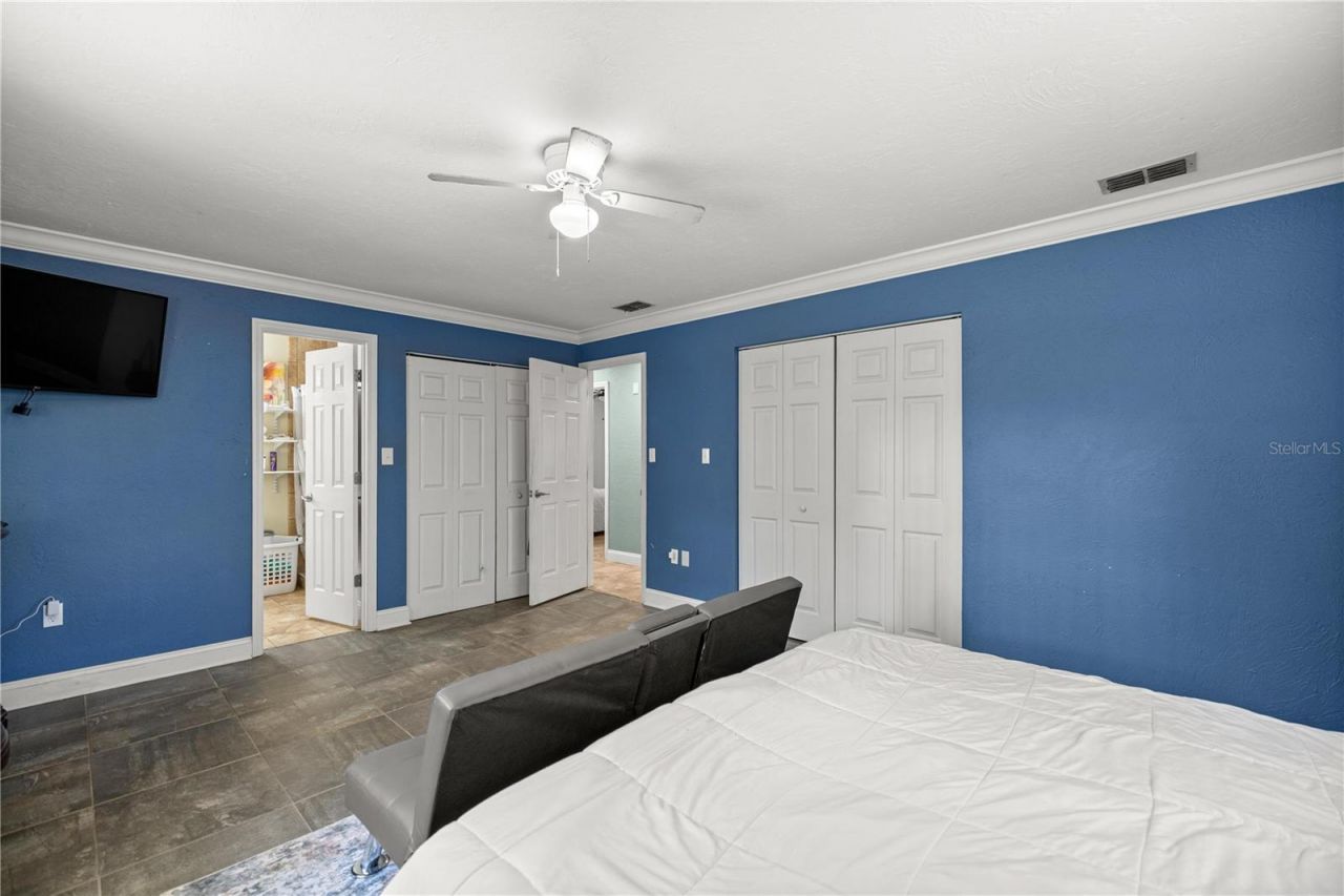 5947 Avenue C , Mc Intosh, FL 32664 Photo