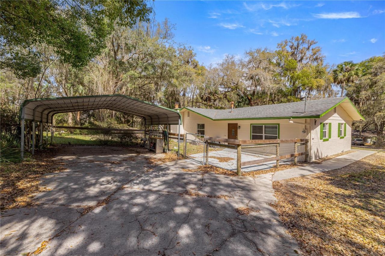 5947 Avenue C , Mc Intosh, FL 32664 Photo