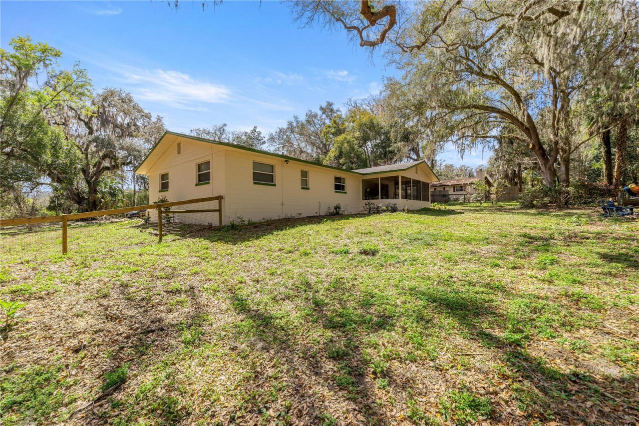 5947 Avenue C, Mc Intosh, FL 32664 Photo