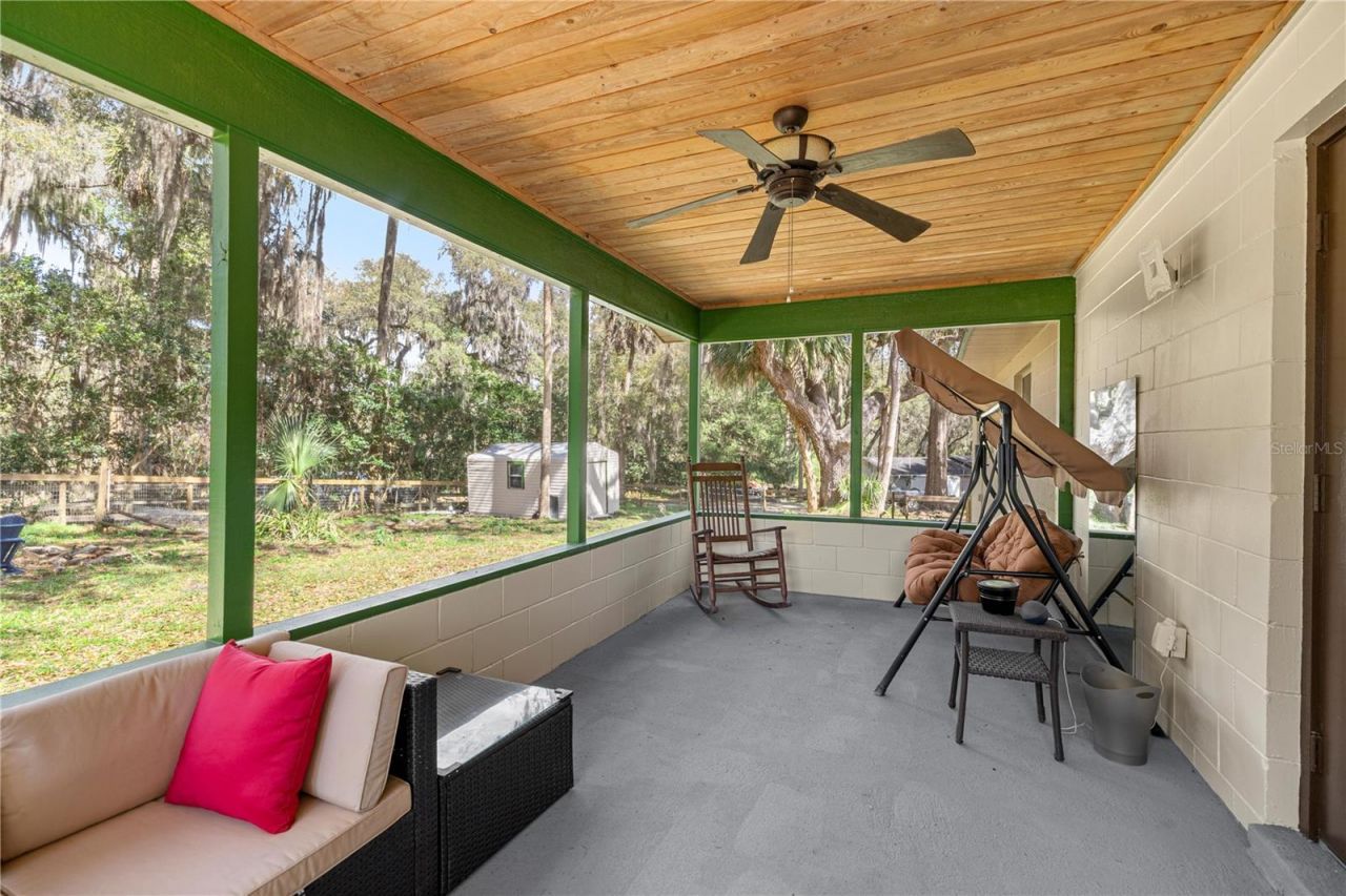 5947 Avenue C , Mc Intosh, FL 32664 Photo