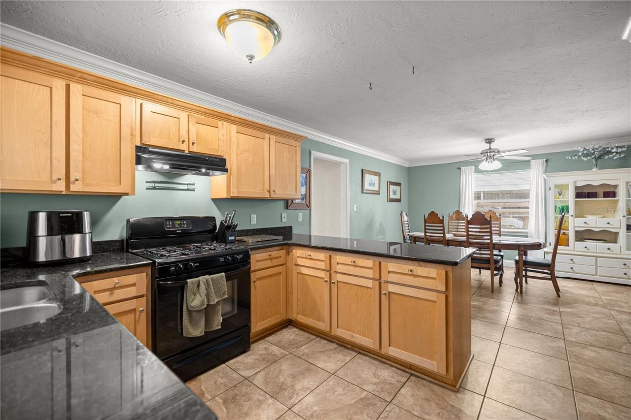 5947 Avenue C , Mc Intosh, FL 32664 Photo