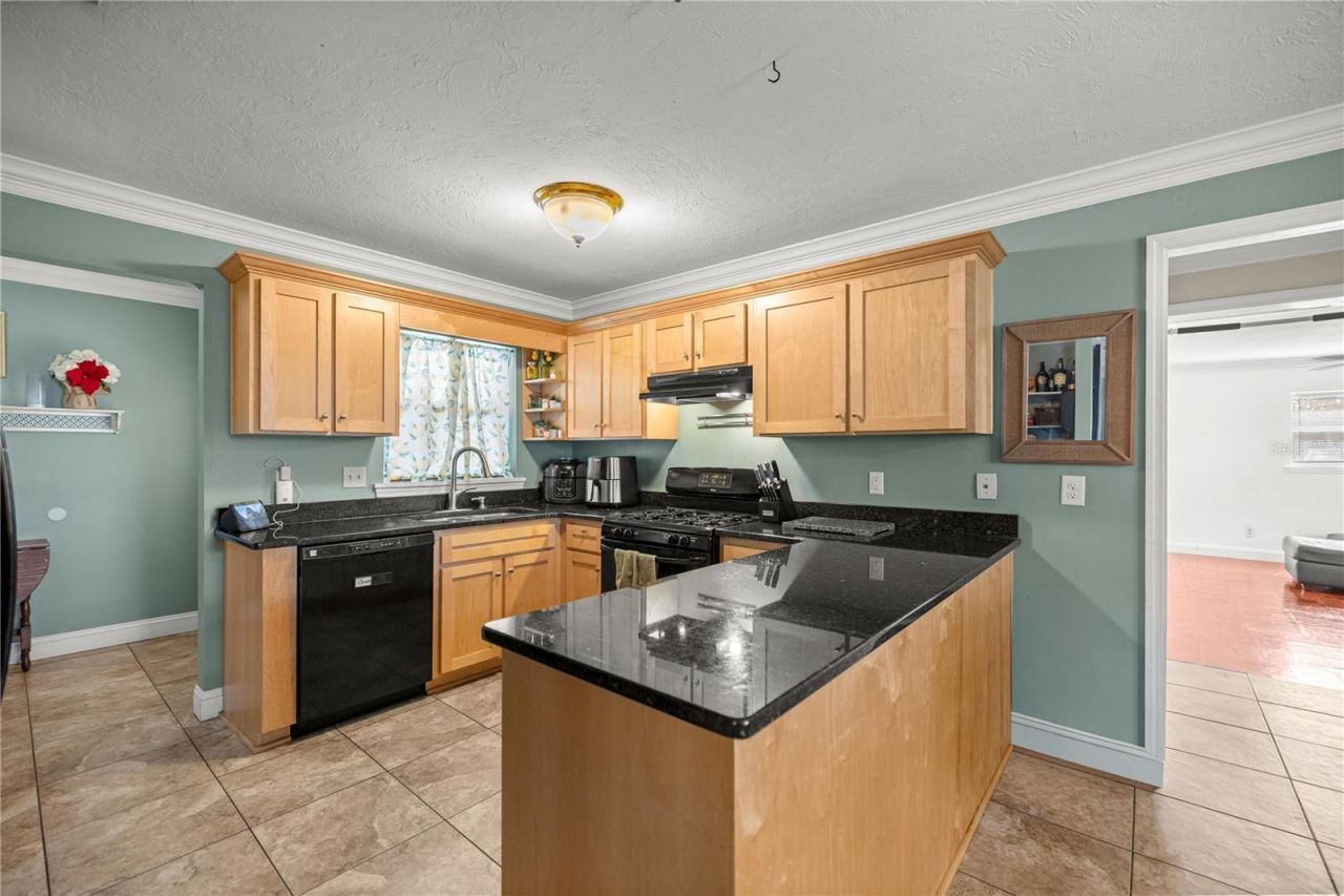 5947 Avenue C , Mc Intosh, FL 32664 Photo