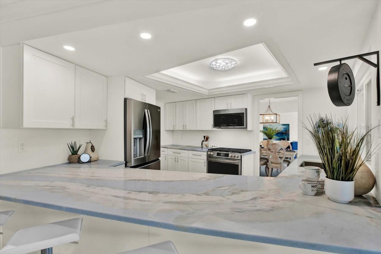 1979 Iowa Avenue Ne, Saint Petersburg, FL 33703 Photo