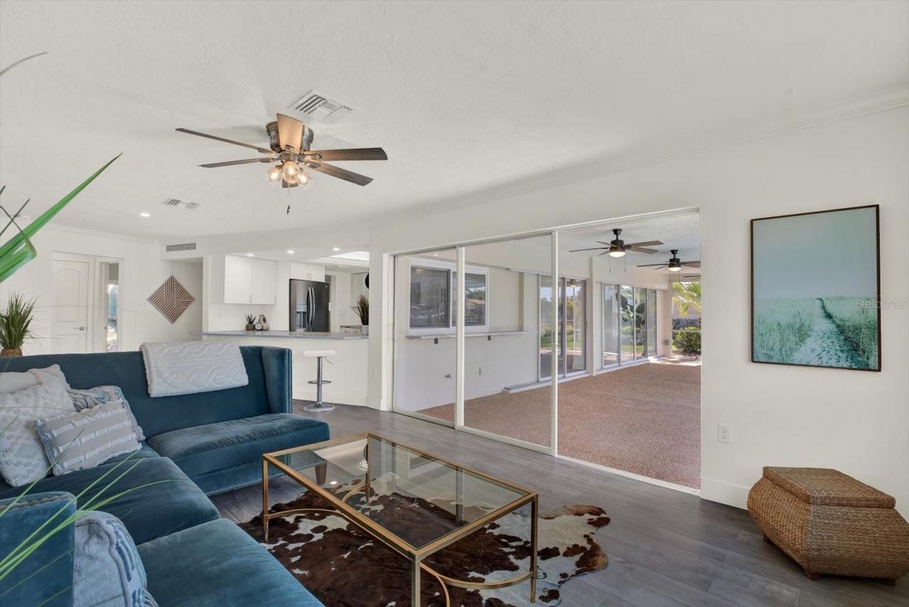 1979 Iowa Avenue Ne, Saint Petersburg, FL 33703 Photo