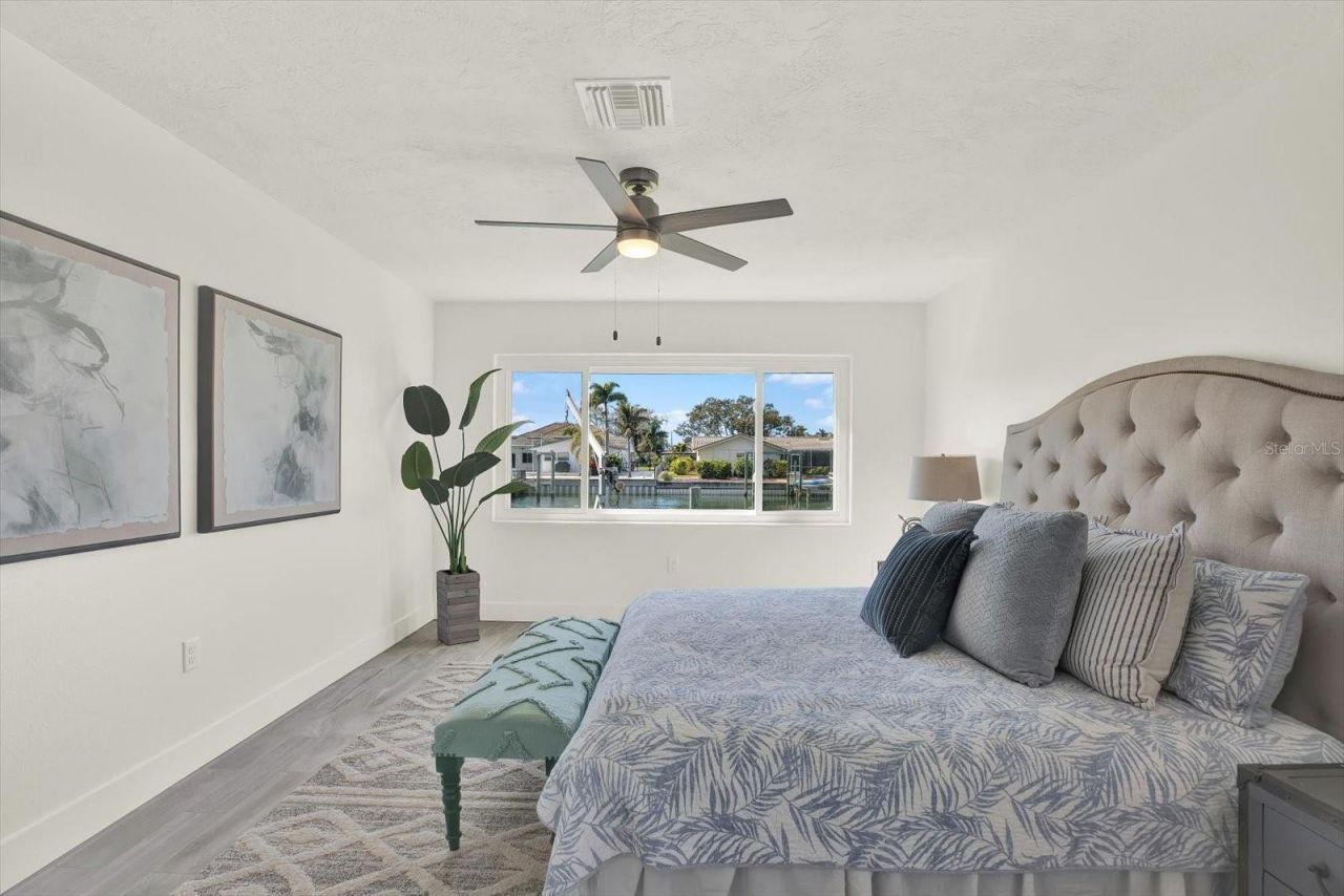 1979 Iowa Avenue Ne, Saint Petersburg, FL 33703 Photo