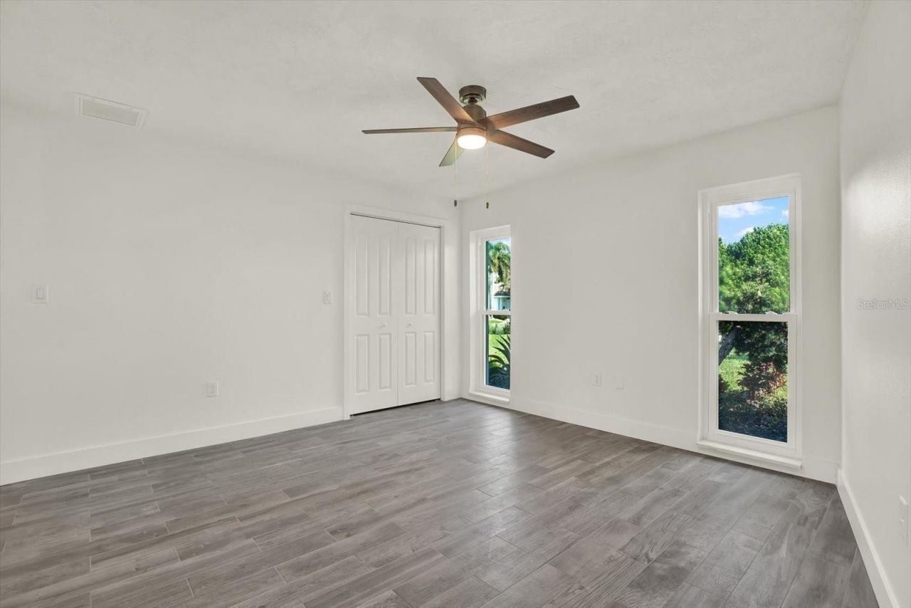 1979 Iowa Avenue Ne, Saint Petersburg, FL 33703 Photo