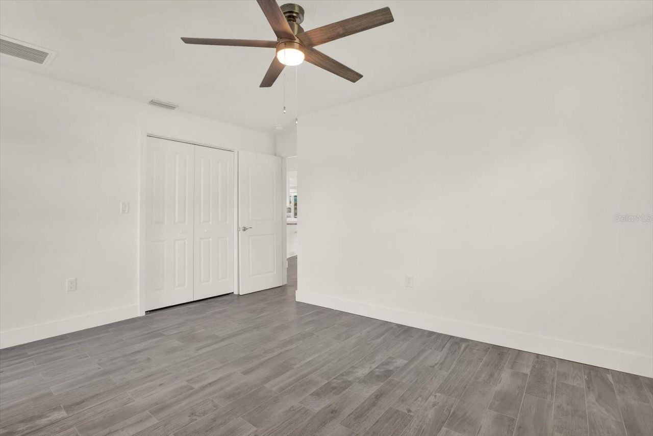 1979 Iowa Avenue Ne, Saint Petersburg, FL 33703 Photo