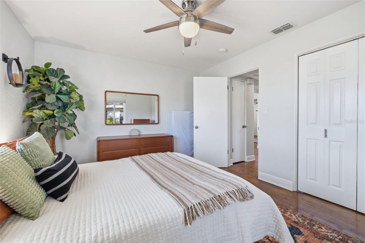 737 53rd Terrace N, Saint Petersburg, FL 33701 Photo