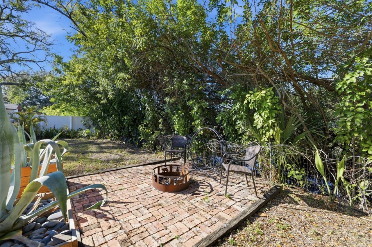 737 53rd Terrace N, Saint Petersburg, FL 33701 Photo