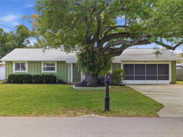 10776 124TH AVENUE N, SEMINOLE, FL 33778