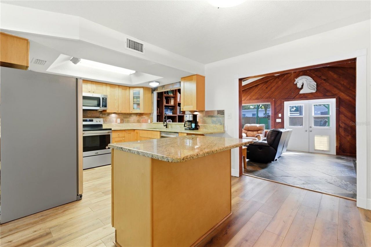 10776 124th Avenue N, Seminole, FL 33778 Photo